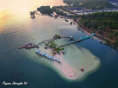 Pulau Cinta Pantai Dewi Mandapa Pesawaran -